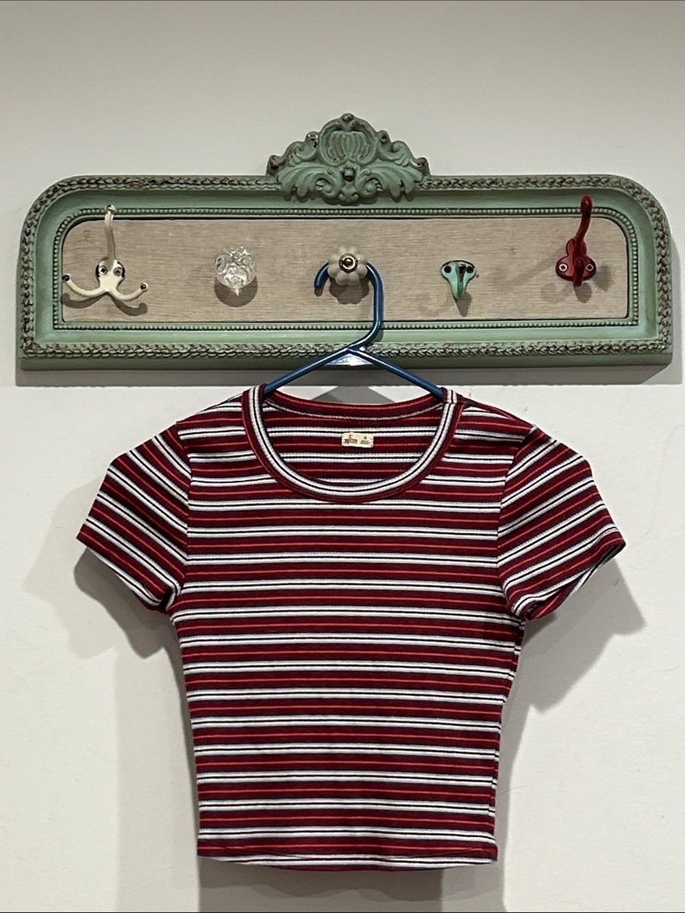 Hollister Women's XS Red White blue Striped Short Sleeve Crop Top tee shirt